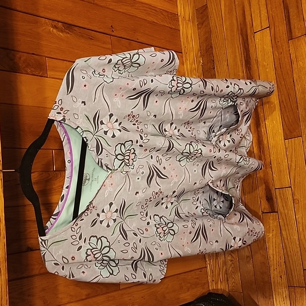 healing hands Gray Floral Print Scrub Top with Aqua Flowers - Picture 2 of 7
